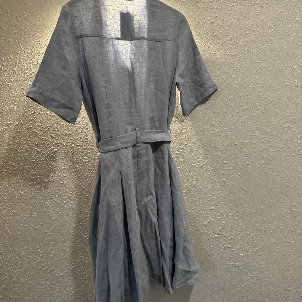 Elegant Gray Button-Down Dress - Picture 2 of 3